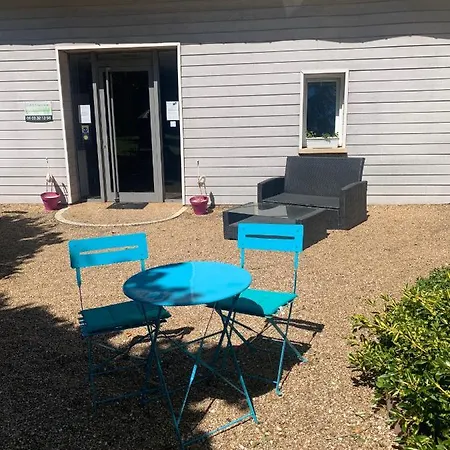 Le Petit Manoir Bed & Breakfast Farceaux