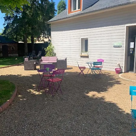 Le Petit Manoir Bed & Breakfast Farceaux