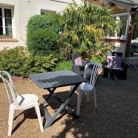 Le Petit Manoir Couette-café Farceaux