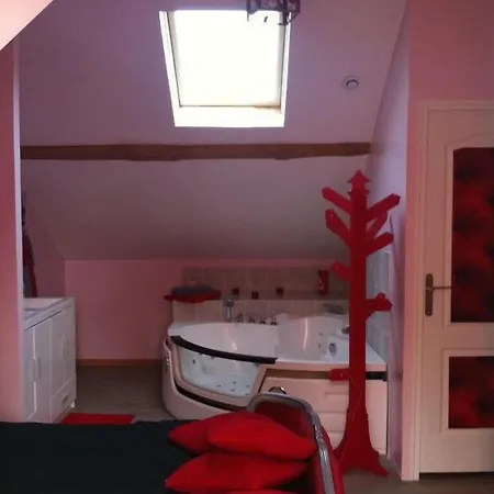 Le Petit Manoir Couette-café Farceaux